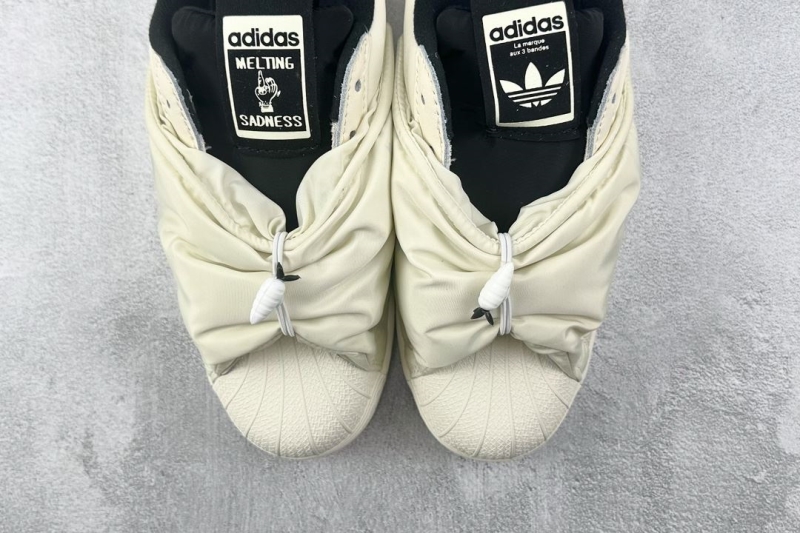 Adidas Sneakers